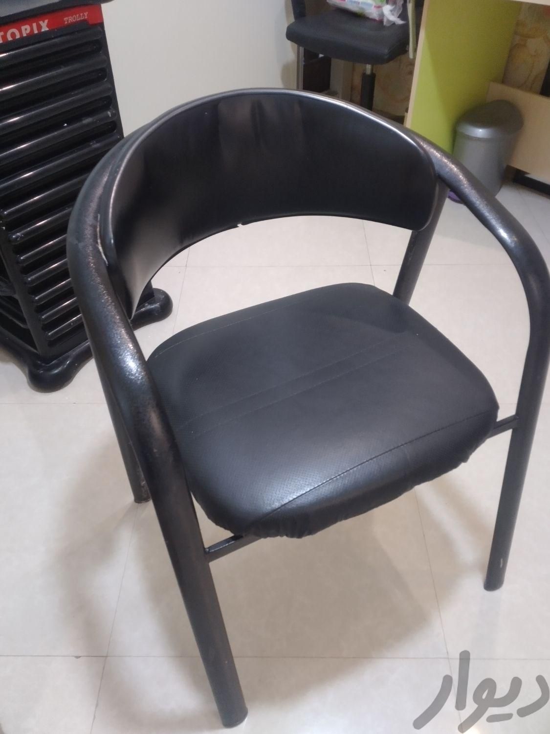 صندلی چرم‌ محکم فلزی|صندلی و نیمکت|تهران, پاسداران|دیوار