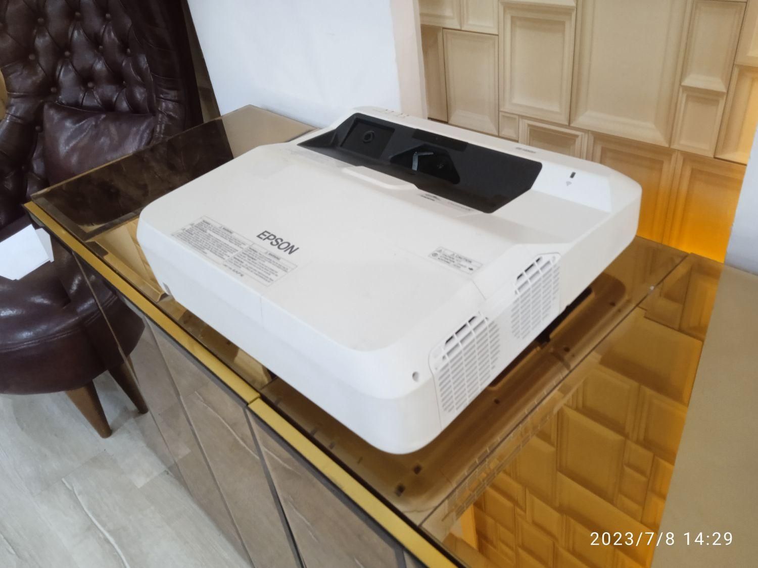 ویدئو پروژکتور epson710u لیزر 2k|تلویزیون و پروژکتور|تهران, ولنجک|دیوار