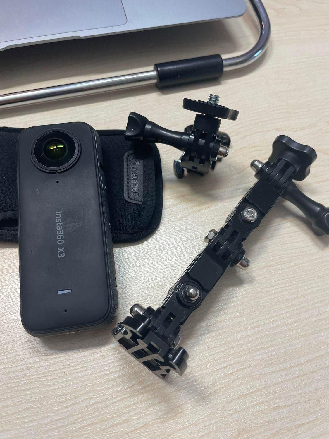 Insta 360 x3 اینستا به همراه لوازم فابریک|دوربین عکاسی و فیلم‌برداری|تهران, شهر زیبا|دیوار