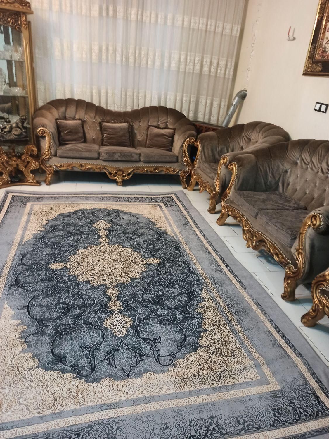 مبلمان 7نفره همراه 3تا میز و3عددکوسن|مبلمان خانگی و میز عسلی|تهران, امام حسین(ع)|دیوار
