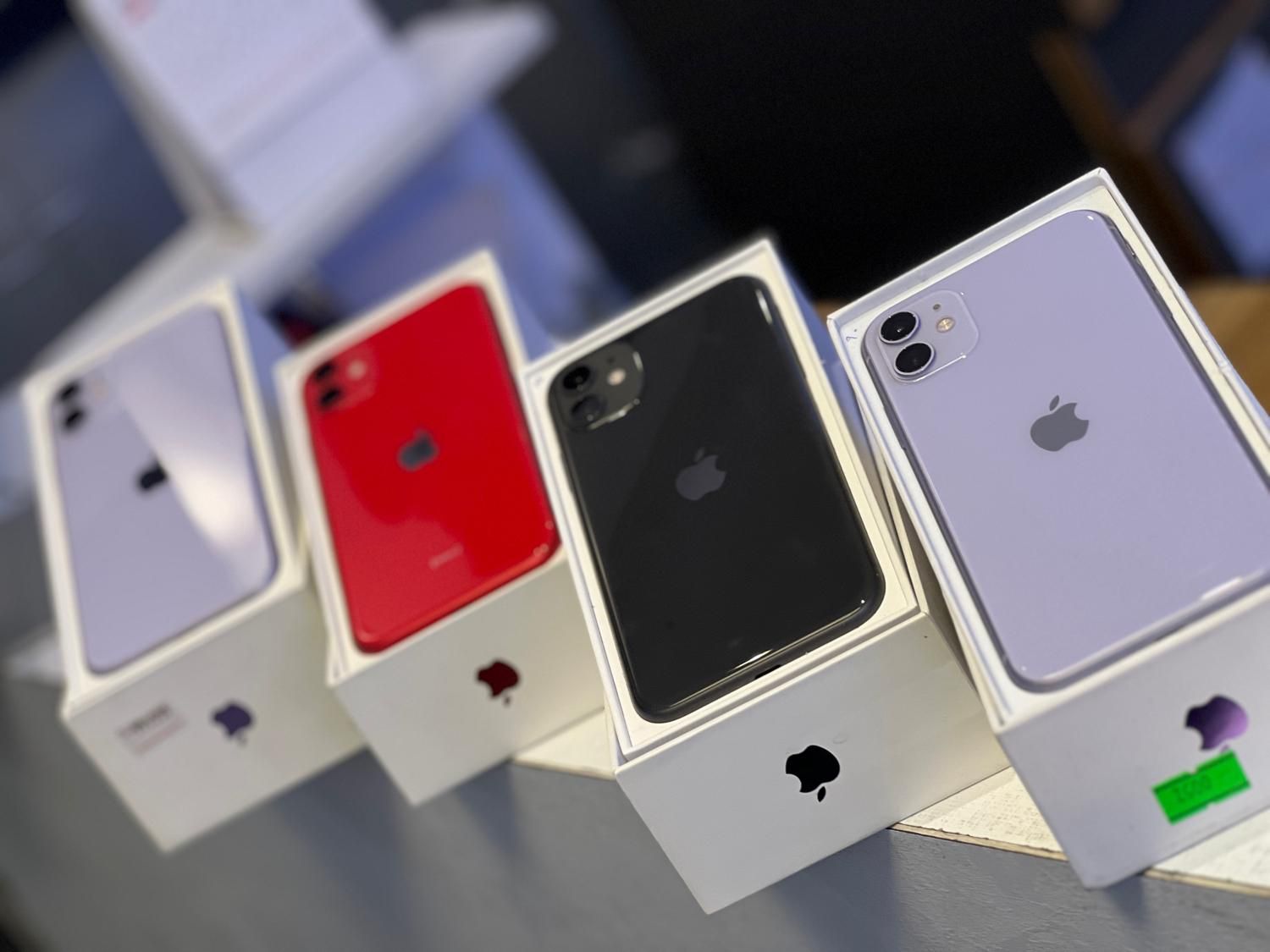 اپل iPhone 11 با حافظهٔ ۱۲۸-۲۵۶گیگابایت درحد اک|موبایل|تهران, گیشا (کوی نصر)|دیوار