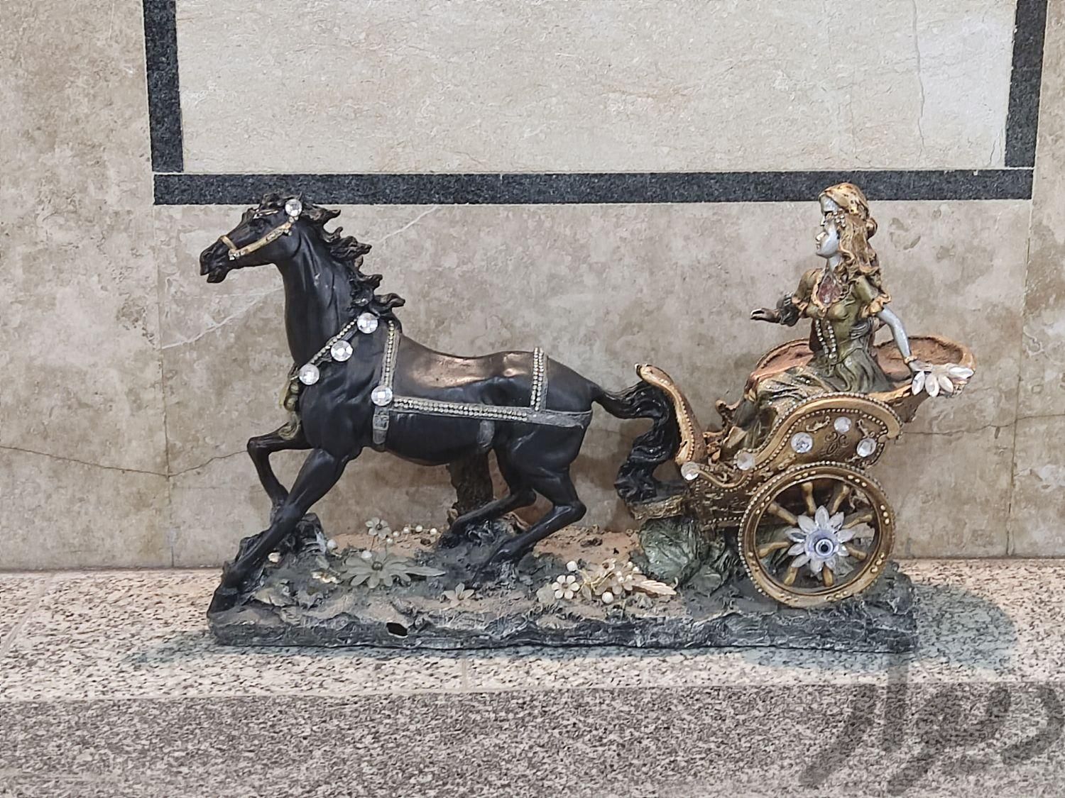 مجسمه اسب|مجسمه، تندیس و ماکت|اهواز, پادادشهر|دیوار