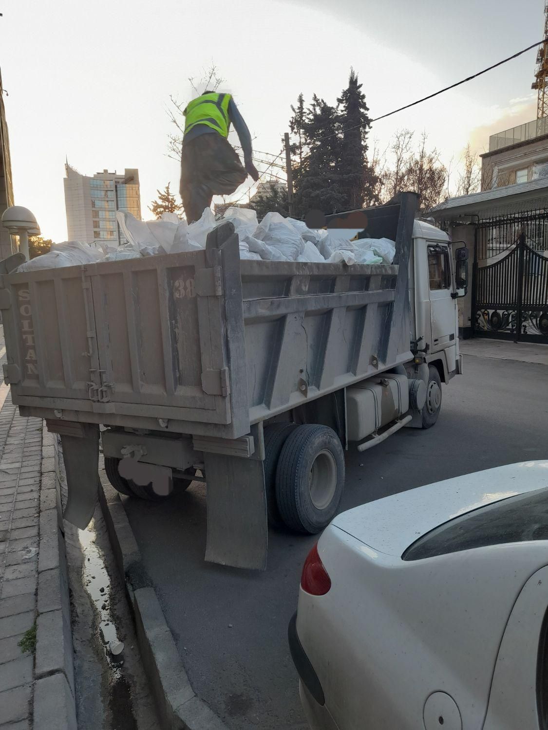 حمل نخاله حمل خاک با بادسان خاور بابکت و کارگر|خدمات حمل و نقل|تهران, ولنجک|دیوار