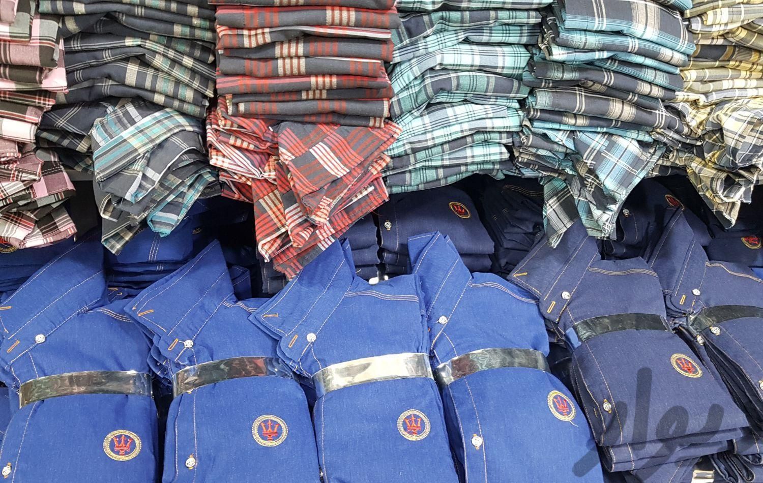 پیراهن ترک مردانه|لباس|قم, انقلاب (چهارمردان)|دیوار