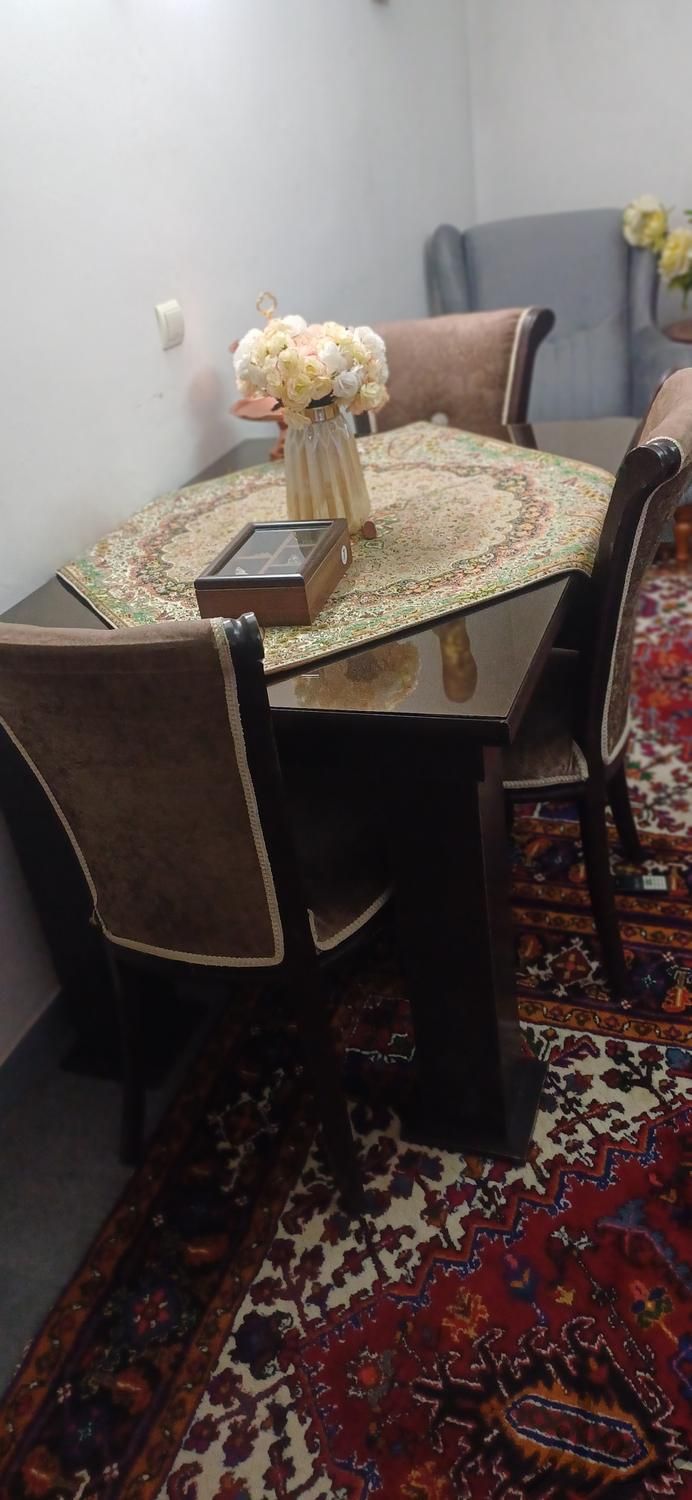 میز ام دی اف محکم و سالم|میز و صندلی غذاخوری|تهران, شهرک استقلال|دیوار