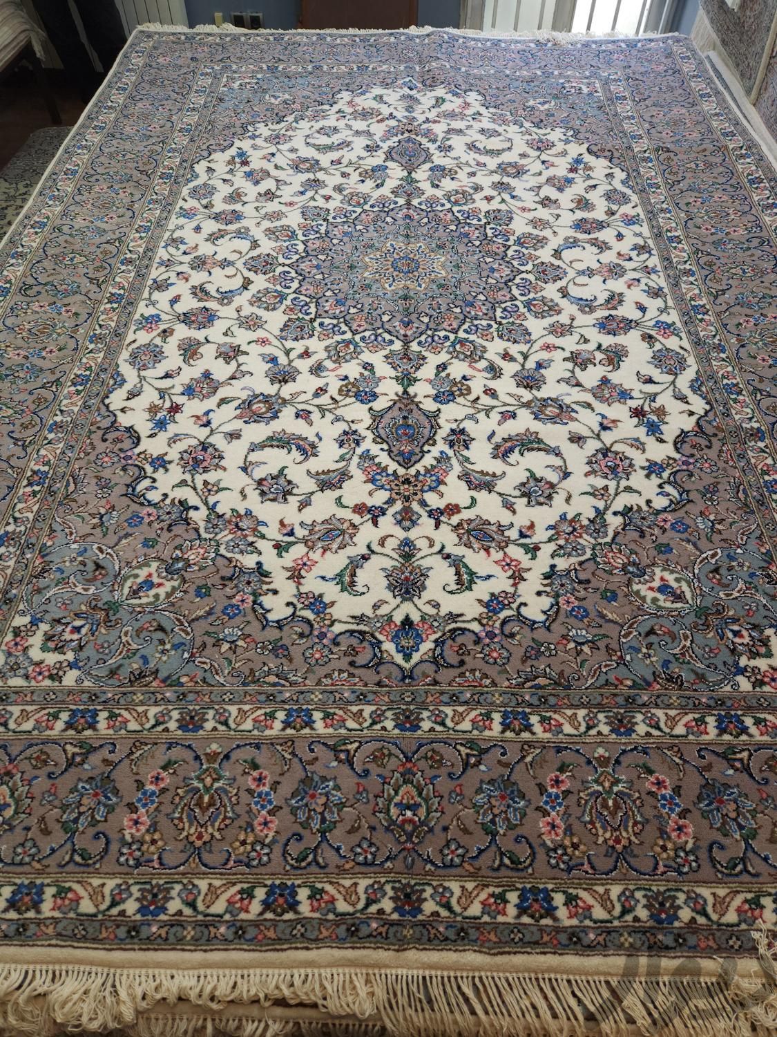 جفت ۹متری دستباف نواک گل ابریشم فرش دستبافت|فرش|تهران, سهروردی|دیوار