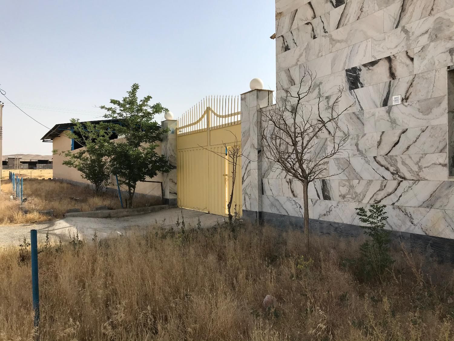فروش گاوداری ۲۰۰۰ متری|فروش دفتر صنعتی، کشاورزی، تجاری|تهران, شهرک راه‌آهن|دیوار