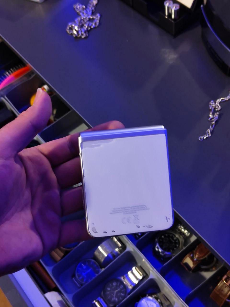 سامسونگ Galaxy Z Flip3 5G با حافظهٔ ۲۵۶ گیگابایت|موبایل|تهران, دریاچه شهدای خلیج فارس|دیوار