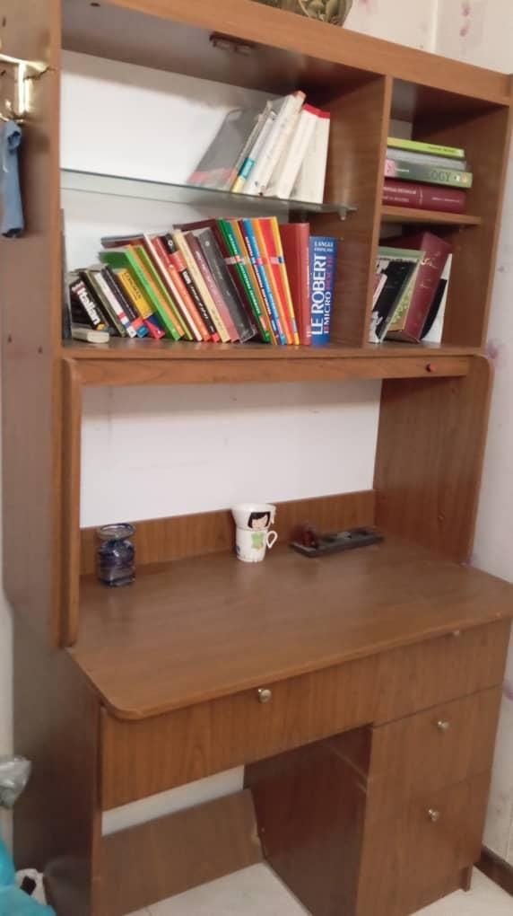 کتابخانه ومیز لپ تاپ باسه کشو ومیز تحریر با صندلی|کتابخانه، شلف، قفسه‌های دیواری|تهران, آجودانیه|دیوار