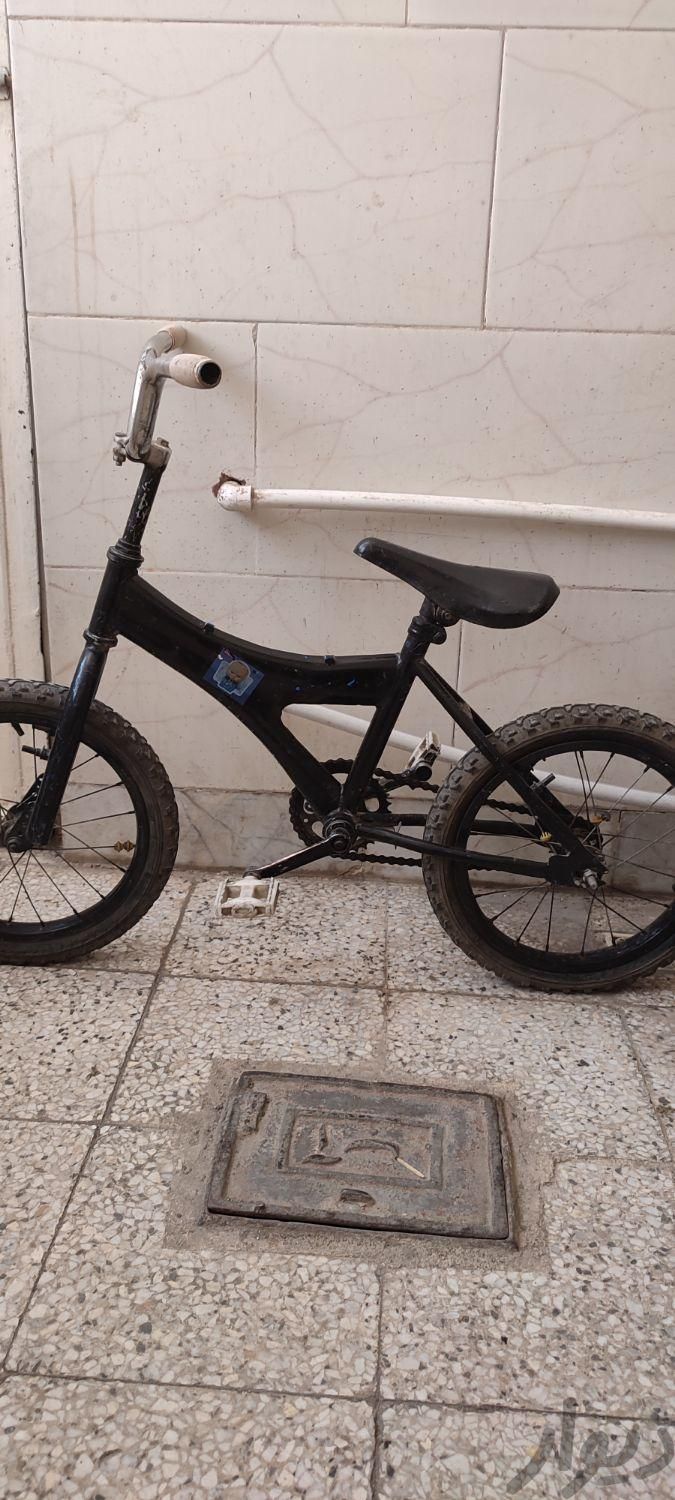 دوچرخه  فقط لاستیک پشت کم باد|دوچرخه، اسکیت، اسکوتر|کرج, اخگرآباد|دیوار