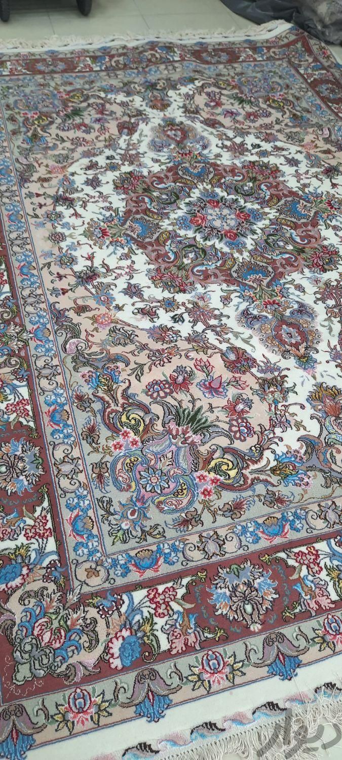 جفت فرش ۶متر دستباف گل ابریشم طرح تبریز خطیبی|فرش|تهران, کوهک|دیوار