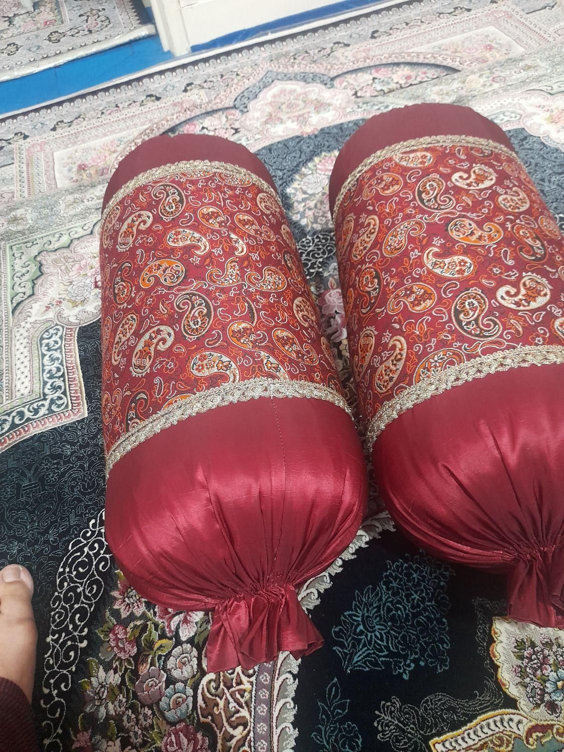 رو بالشی ترمه رنگ زرشکی|رختخواب، بالش، پتو|تهران, امیریه|دیوار