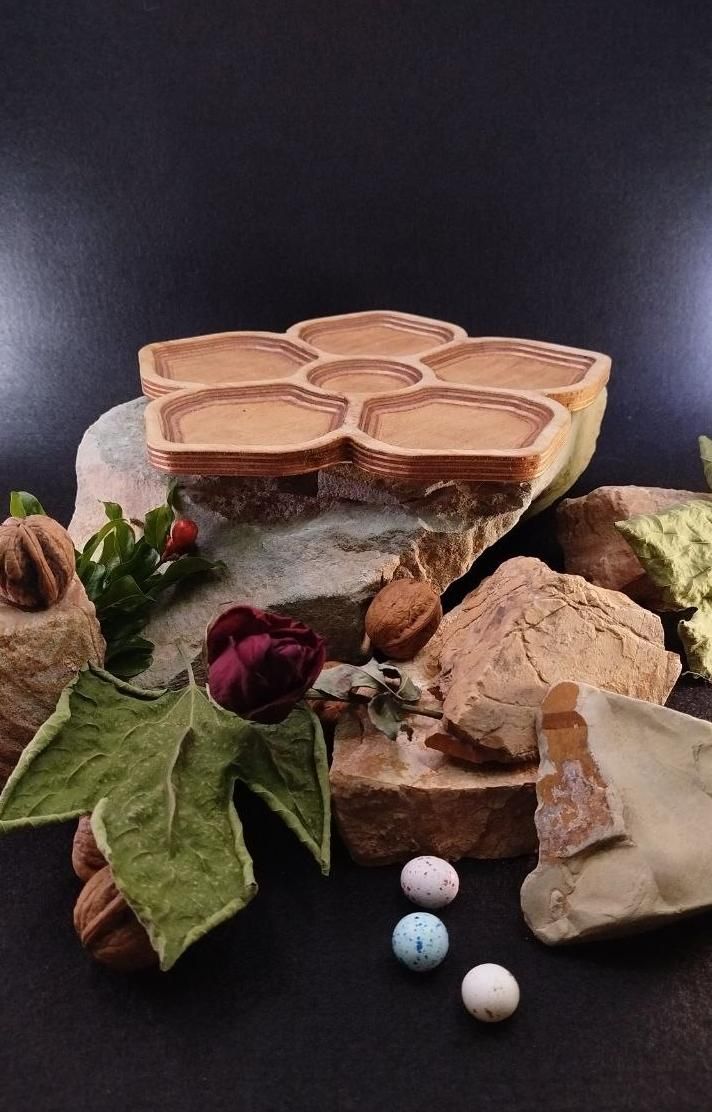 اردوخوری پذیرایی چوبی طرح گل شش خانه تولیدی|ظروف سرو و پذیرایی|تهران, وردآورد|دیوار