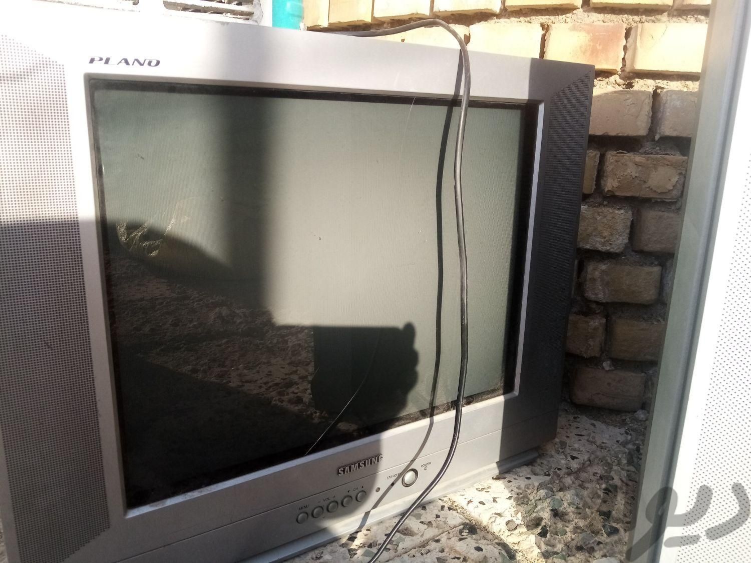 دوتا تلوزیون رنگی 21و 29 اینچ نقره ای صفحه تخت|تلویزیون و پروژکتور|تربت جام, |دیوار