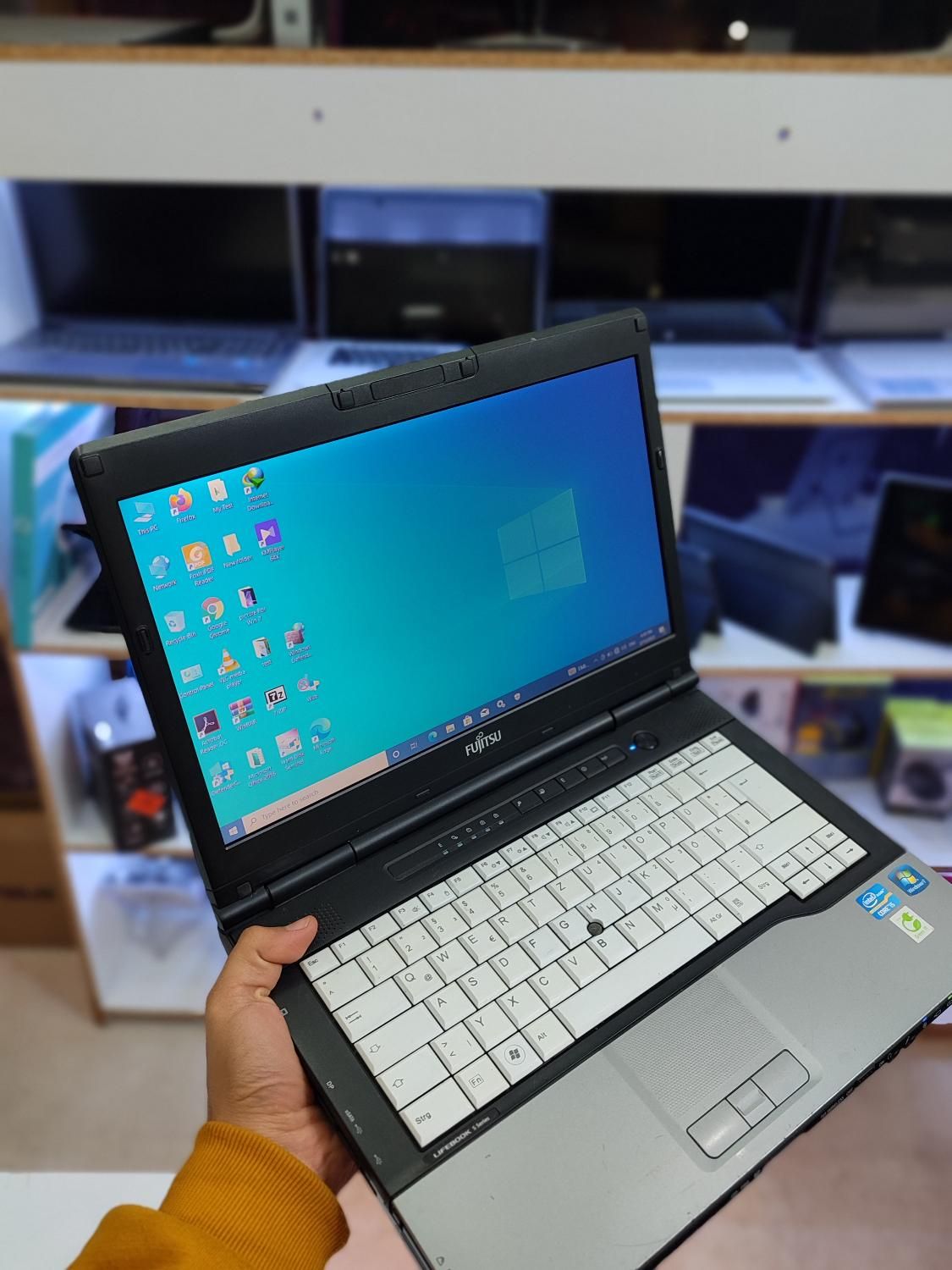 لپ تاپ ژاپنی فوجیتسو core i5 رم 8|رایانه همراه|نیشابور, شهرک قدس|دیوار