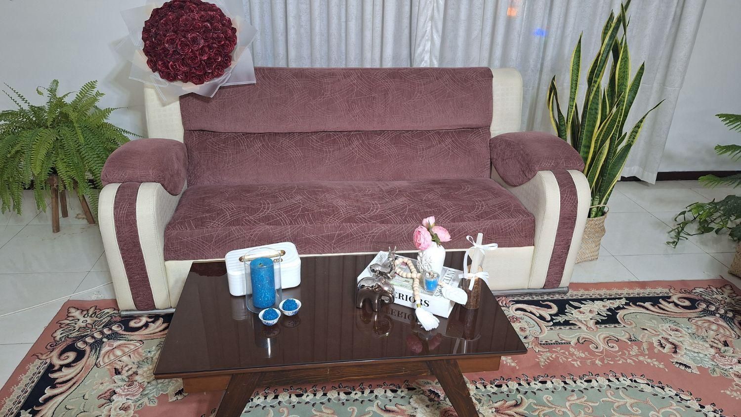 دو عدد میز عسلی کوچک و مبلمان ۷ نفره به قیمت|مبلمان خانگی و میز عسلی|گرمدره, |دیوار