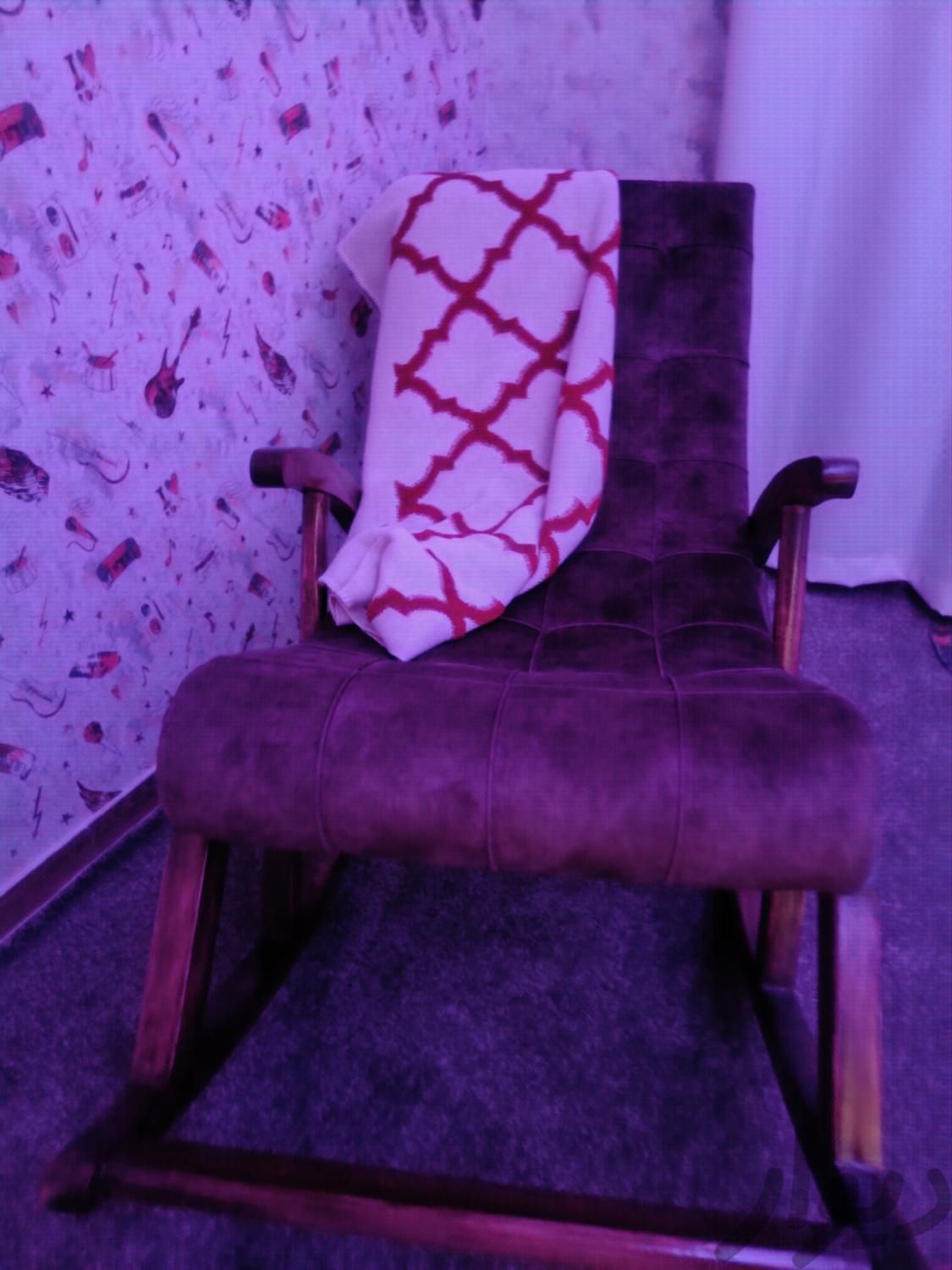 صندلی راک با رنگ زیبا چوب rush روسی|صندلی و نیمکت|لاهیجان, |دیوار