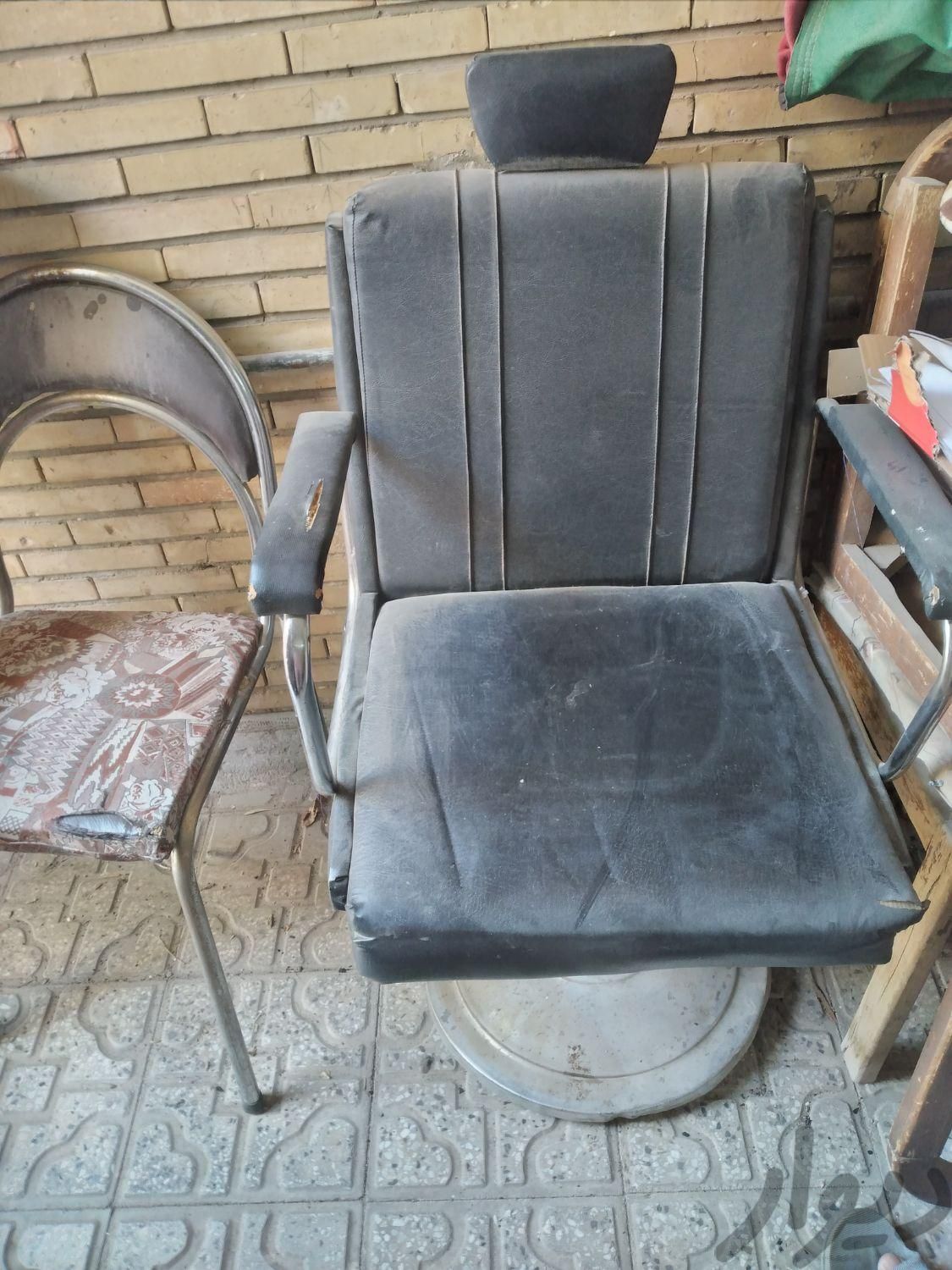 صندلی آهنی سالم|صندلی و نیمکت|اصفهان, درچه|دیوار