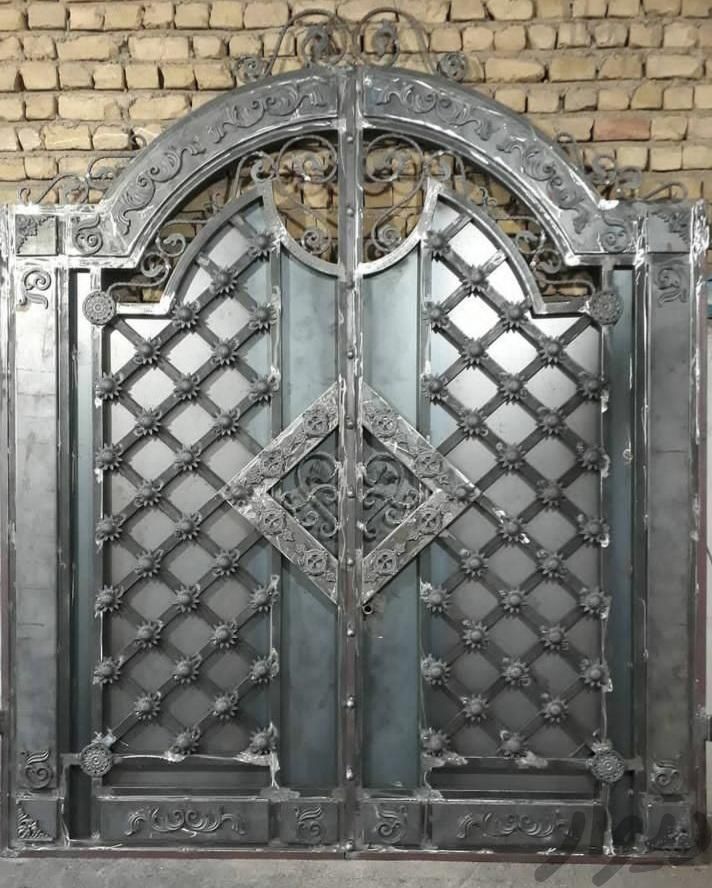 ساخت انواع درب و پنجره آهنی