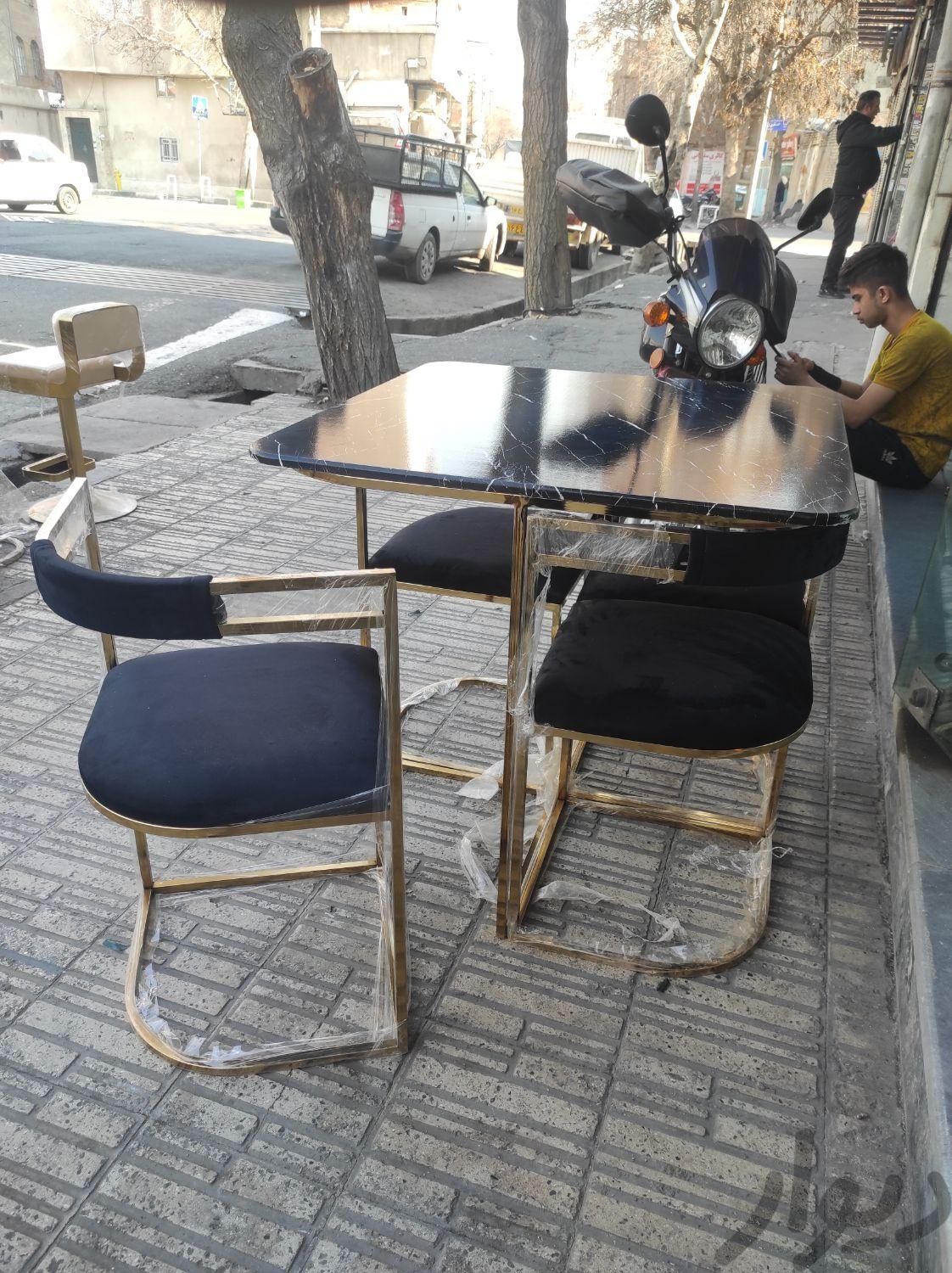 کمجا مربع کم جا غذاخوری جدید کوچیک|میز و صندلی غذاخوری|تهران, شهرک ولیعصر|دیوار