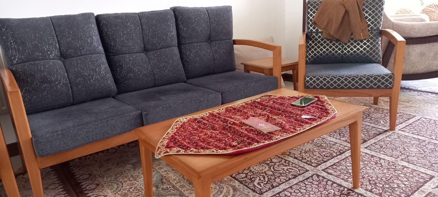 مبل راحتی چوب راش گرجستان ساخت سفارشی|مبلمان خانگی و میز عسلی|شاهرود, |دیوار