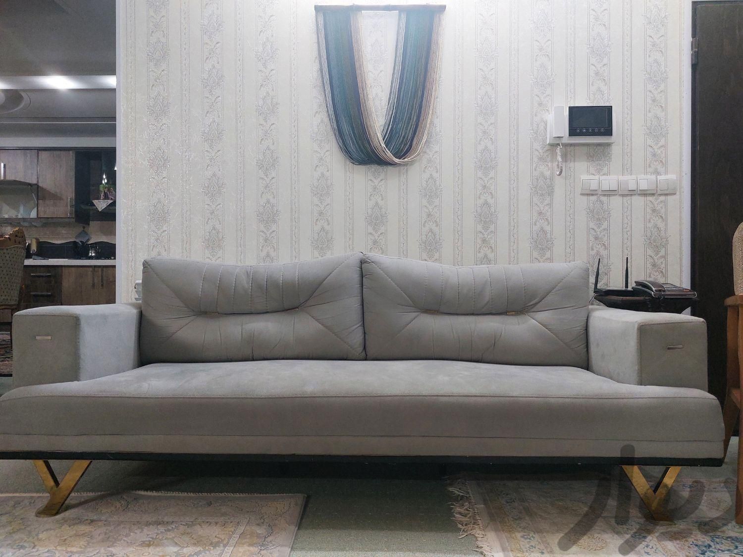 مبلمان راحتی کاناپه سه نفره|مبلمان خانگی و میزعسلی|مشهد, نوفل لوشاتو|دیوار