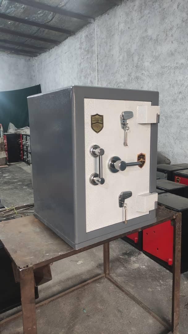 گاوصندوق جنس زد سرقت از ۸۵۰۰شروع میشه|ابزارآلات|رشت, گلسار|دیوار