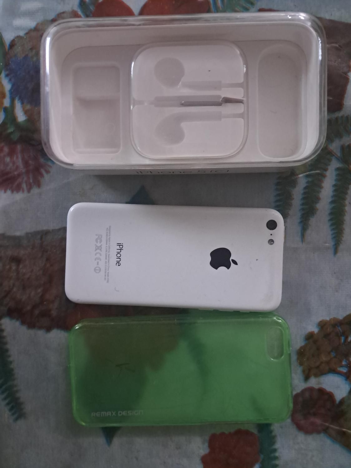 ایفون 5c سفید ۱۶ گیگ با جعبه اپل،apple،موبایل|موبایل|تهران, ستارخان|دیوار