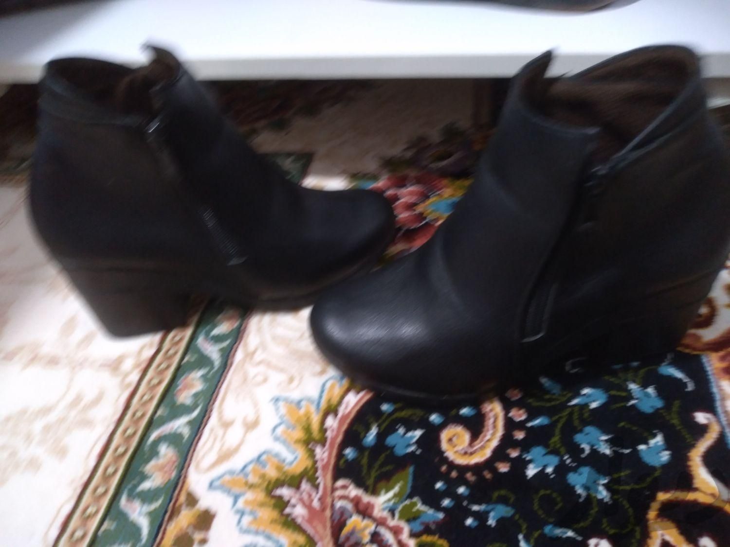 یک جفت چکمه چرم و یک جفت کفش کالج|کیف، کفش و کمربند|مشهد, باهنر|دیوار