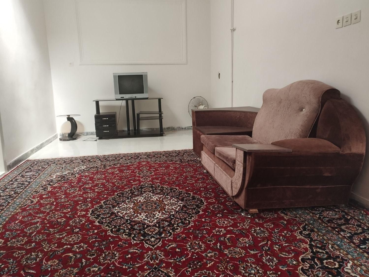ویلا دربست داخل شهر|اجارهٔ کوتاه‌مدت آپارتمان و سوئیت|قوچان, |دیوار