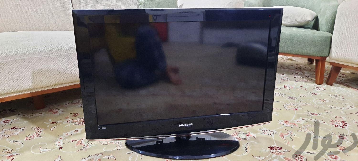 تلویزیون ال سی دی۳۲سامسونگ بهمراه دستگاه دیجیتال|تلویزیون و پروژکتور|تهران, میدان حر|دیوار