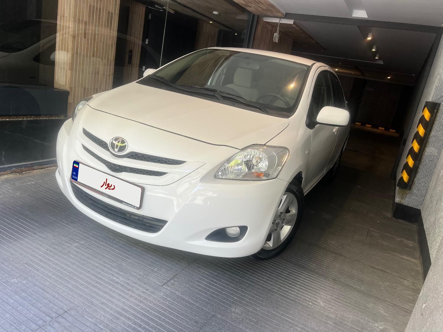 تویوتا یاریس صندوق دار 1300cc، مدل ۲۰۰۸|خودرو سواری و وانت|تهران, سعادت‌آباد|دیوار