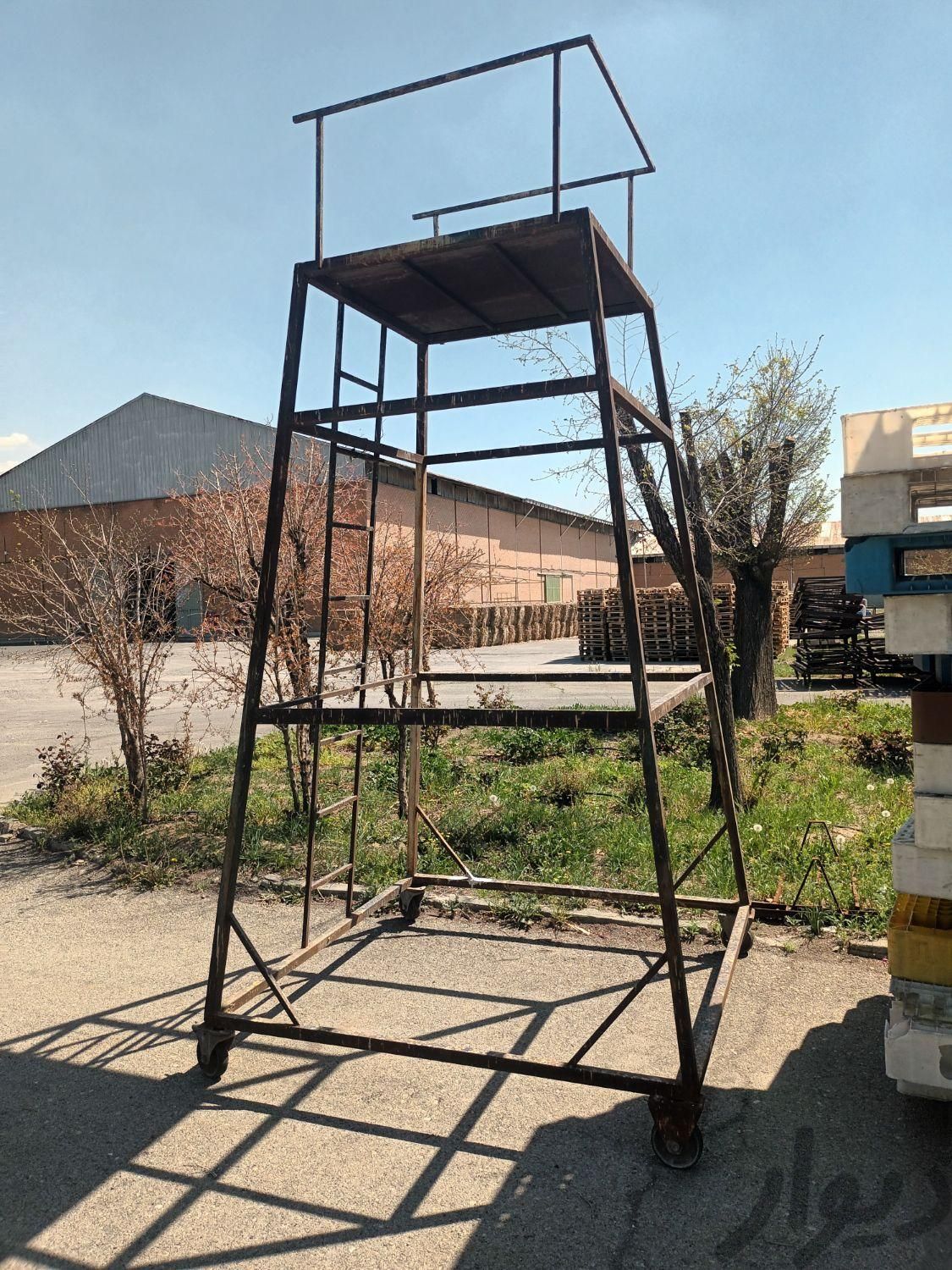 چهارپایه سالم بلند|صندلی و نیمکت|تهران, وردآورد|دیوار
