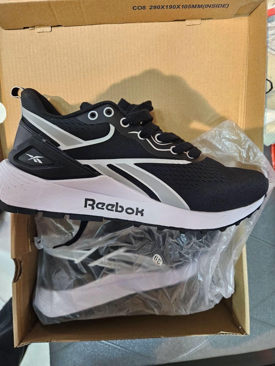 کتانی ریبوک وارداتی reebok سایز ۳۹|کیف، کفش، کمربند|تهران, پرستار|دیوار