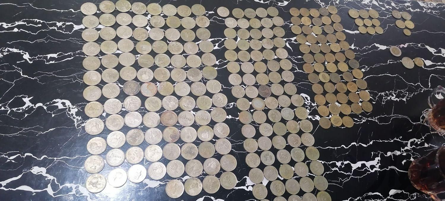 حدود 300 تا سکه ایرانی معاوضه|سکه، تمبر و اسکناس|کرج, مهرویلا|دیوار