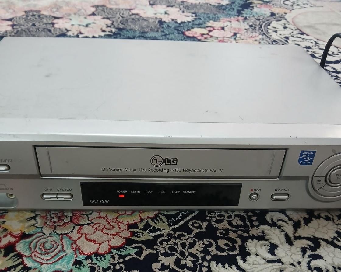 ویدیو ویدئو vhs وی اچ اس الجی با کنترل|پخش‌کننده DVD و ویدیو|تهران, افسریه|دیوار