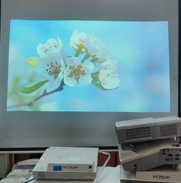 ویدئو پروژکتور ژاپنی مدل HITACHI CP-X3030WN جدید|تلویزیون و پروژکتور|قم, صفائیه|دیوار