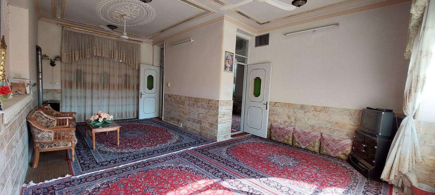اردکان یزد ویلایی دربست جای پارک۲ماشین ظرفیت۱۵نفر|اجارهٔ کوتاه‌مدت آپارتمان و سوئیت|اردکان, |دیوار