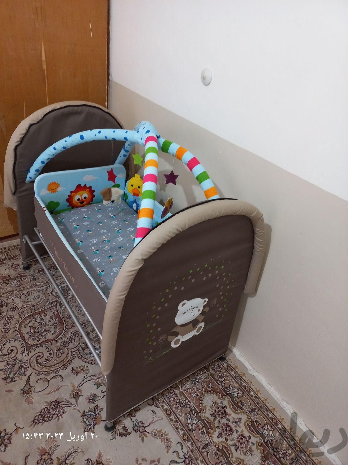 گهواره و تخت نوزاد در حد نو|تخت و سرویس خواب|قوچان, |دیوار