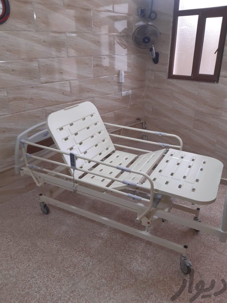 تخت ۳ شکن ۴تکه بیمار بیمارستانی برقی درمنزل|وسایل آرایشی، بهداشتی و درمانی|تهران, باغ فیض|دیوار