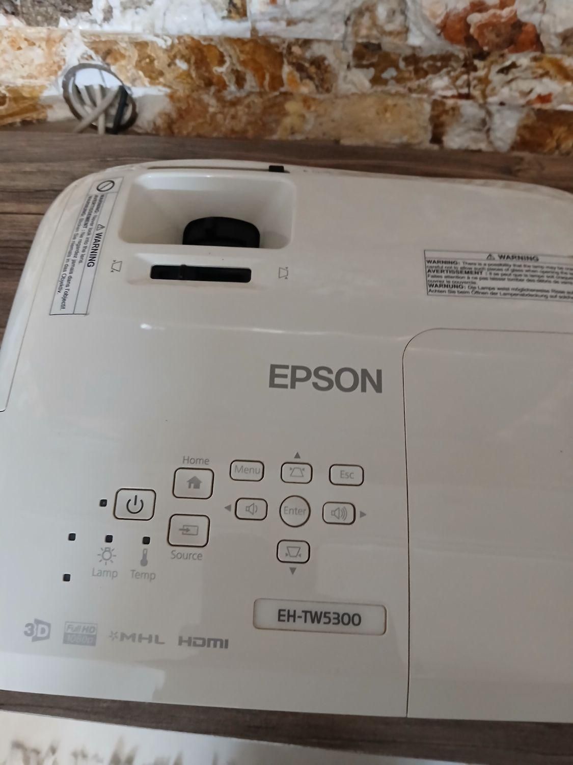 ویدئوپروژکتورEPSON FUIIHD|تلویزیون و پروژکتور|تهران, نبی اکرم(ص)|دیوار