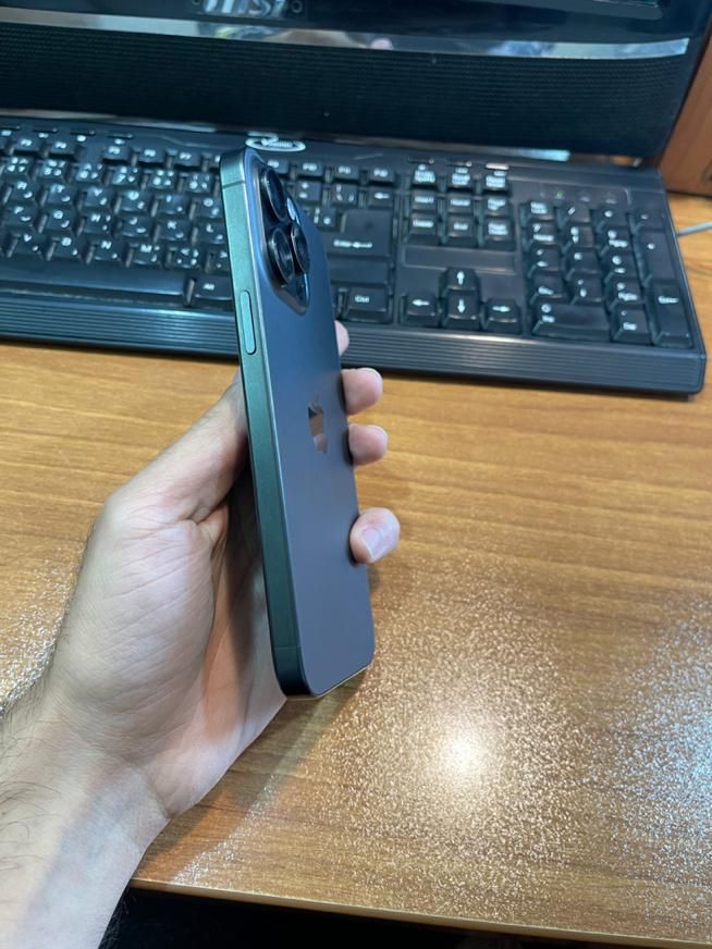 اپل iPhone 15 Pro Max با حافظهٔ ۲۵۶ گیگابایت|موبایل|شیراز, شاهچراغ|دیوار