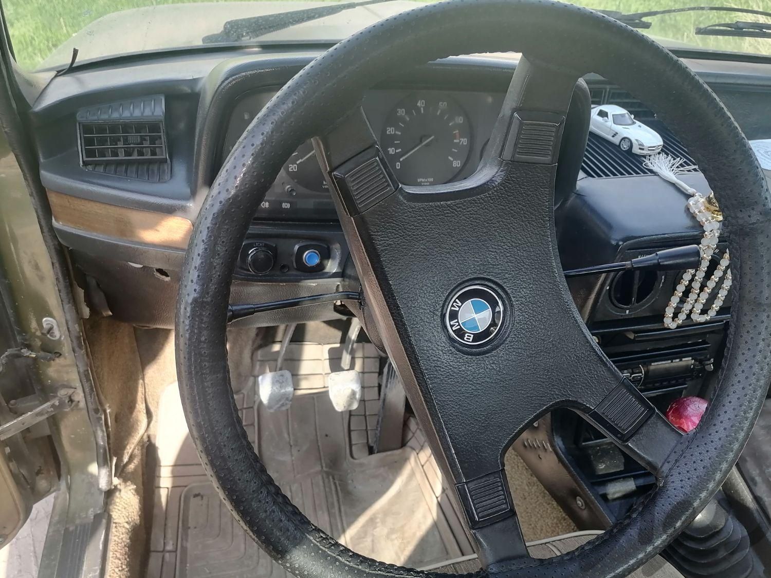 BMW518|خودروی کلاسیک|آبسرد, |دیوار