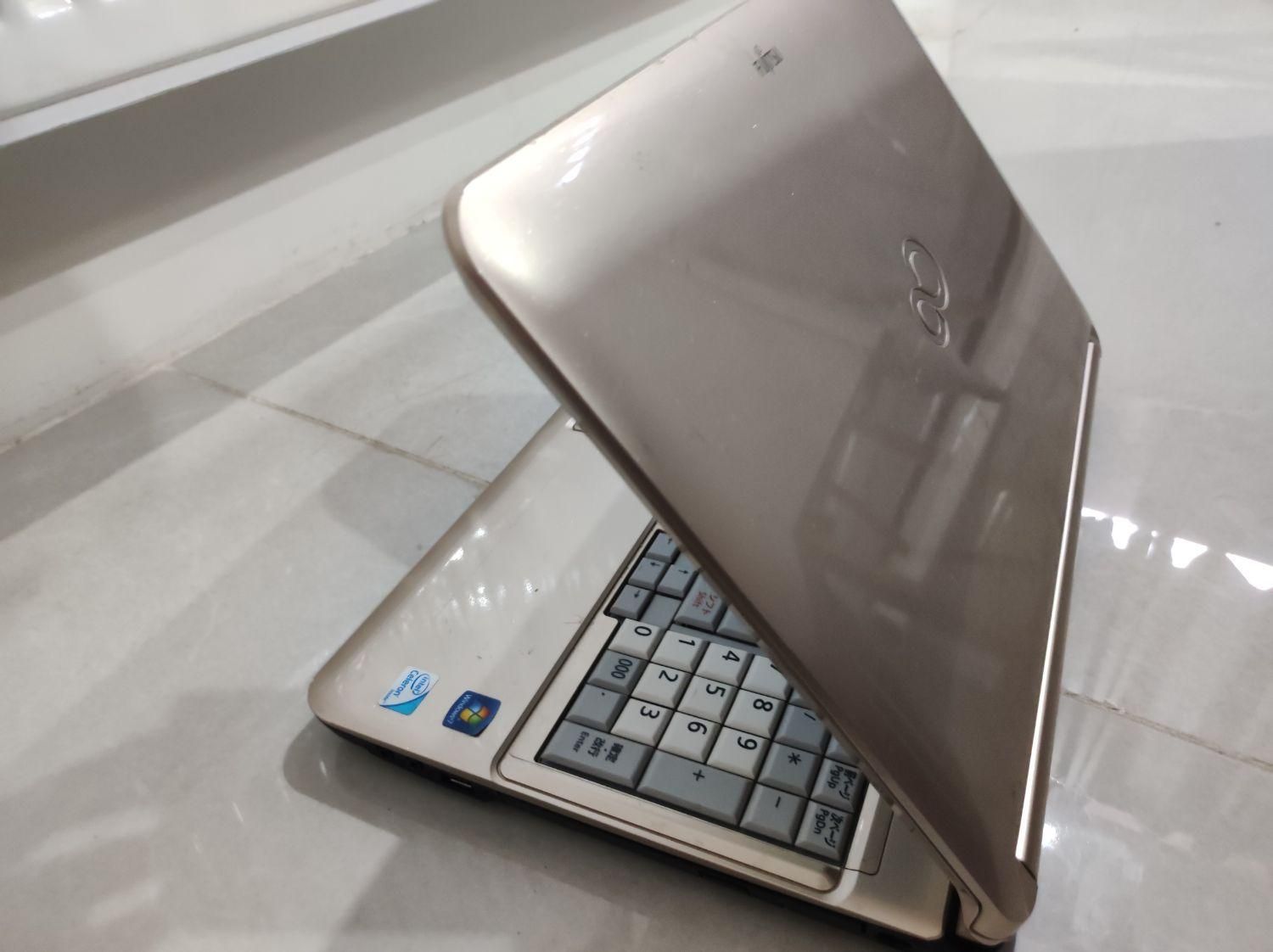لپ‌تاپ لمسی Fujitsu LIFEBOOK AH/R4|رایانه همراه|مشهد, شهرک لشکر|دیوار