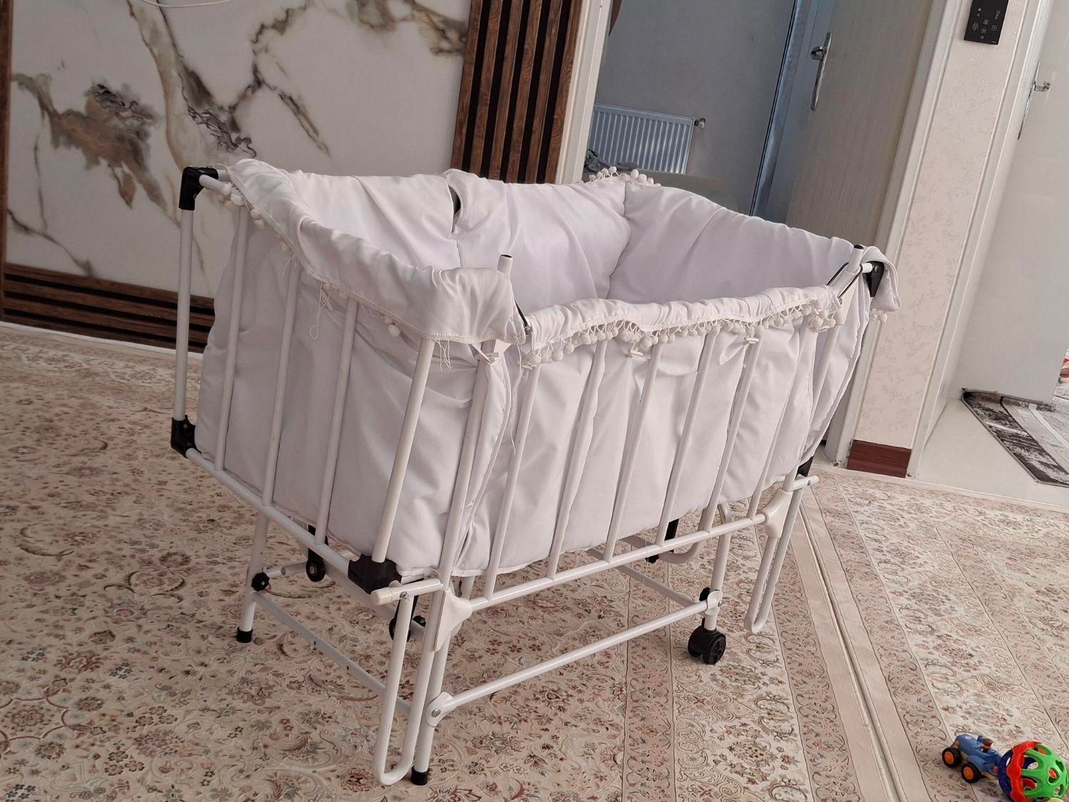 دو عدد تخت خواب کودک کنار مادر|تخت و صندلی بچه|تهران, خانی‌آباد نو|دیوار