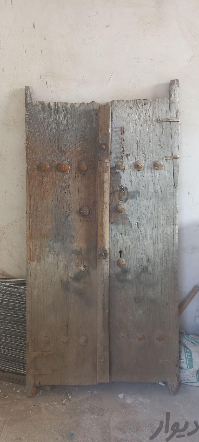درب قدیمی|اشیای عتیقه|کاشان, |دیوار