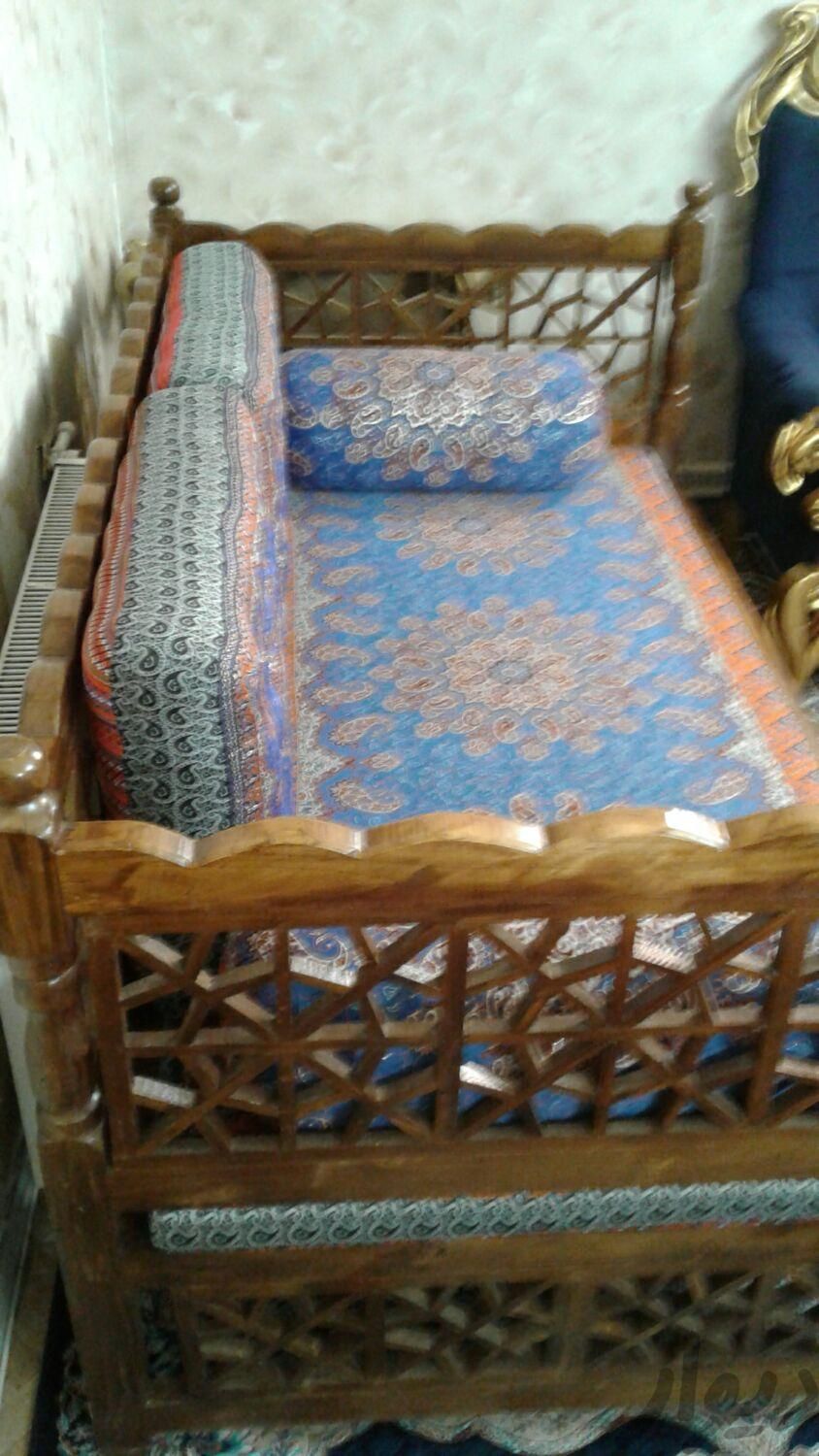 تخت سنتی با پشتی|مبلمان خانگی و میزعسلی|تهران, منصوریه (پل سیمان)|دیوار