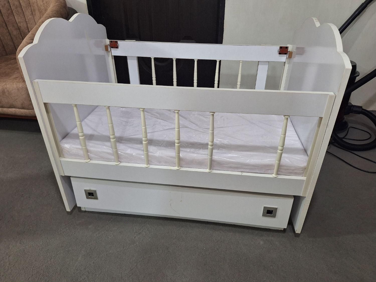 گهواره کودک|تخت و سرویس خواب|ماکو, |دیوار