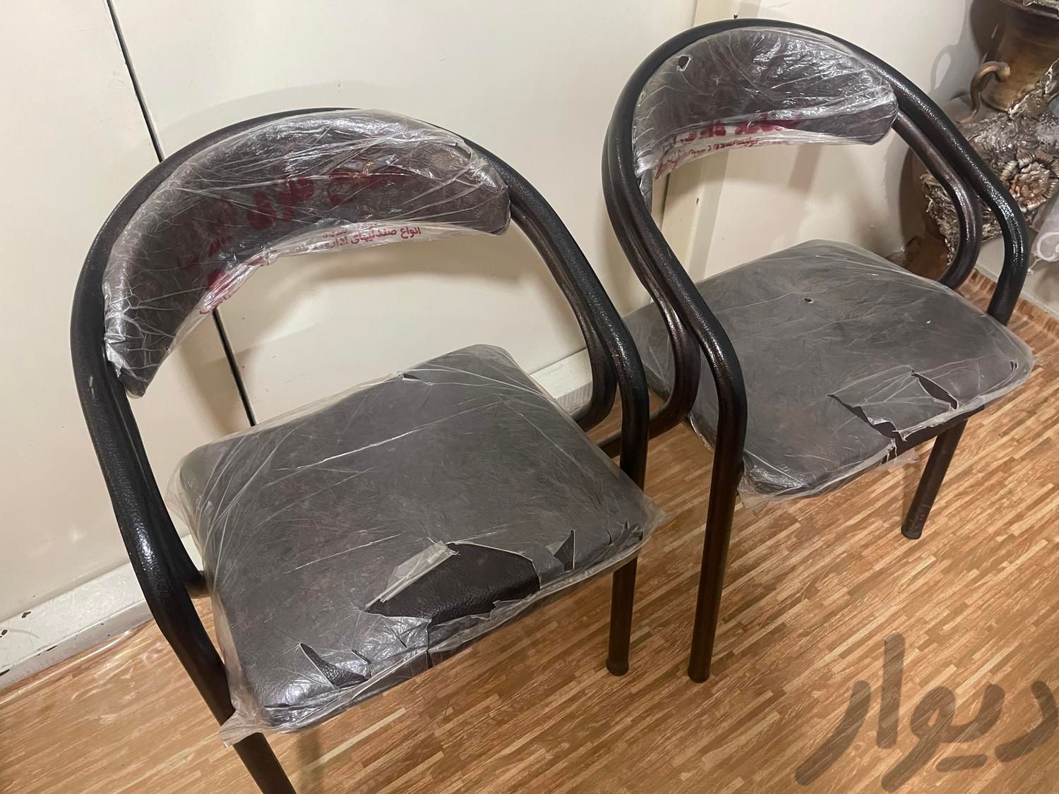 تعدادی صندلی بفروش میرسد|صندلی و نیمکت|تهران, شهید آوینی|دیوار