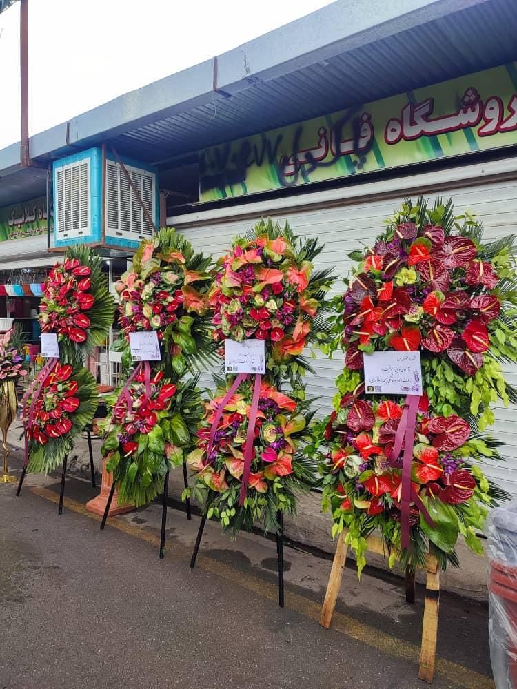 تاج گل نمایشگاهی افتتاحیه بین المللی تبریکی|گل و گیاه طبیعی|تهران, شهرک محلاتی|دیوار